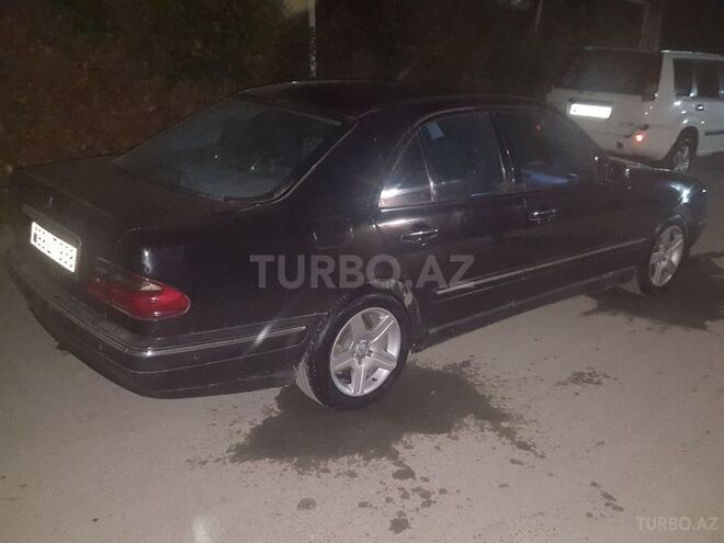 Mercedes E 220 2001, 164,324 km - 2.2 l - Bakı