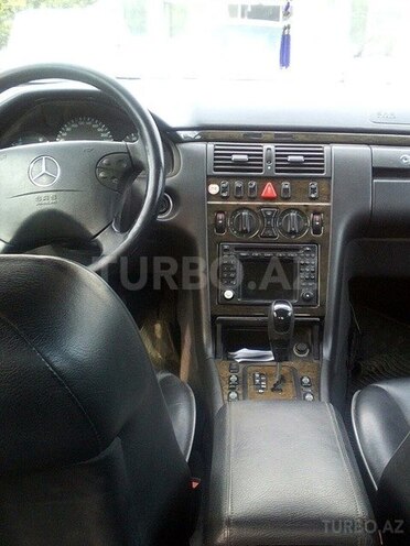 Mercedes E 240 2002, 237,000 km - 2.6 l - Bakı