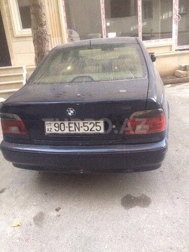 BMW 525 2001, 282,000 km - 2.5 l - Bakı