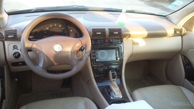Mercedes C 240 2003, 310,411 km - 2.6 l - Biləsuvar
