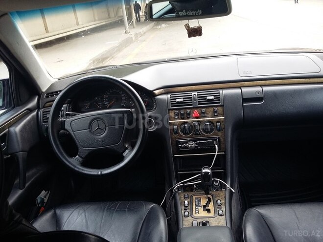 Mercedes E 280 1998, 300,000 km - 2.8 l - Bakı