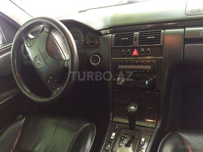 Mercedes E 220 2000, 385,000 km - 2.2 l - Mingəçevir