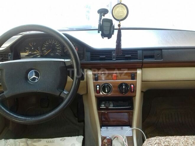 Mercedes E 260 1990, 325,000 km - 2.6 l - Bakı