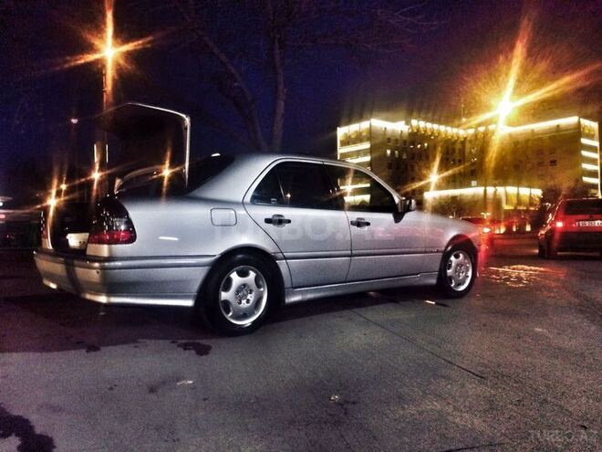 Mercedes C 230 2000, 199,670 km - 2.3 l - Sumqayıt