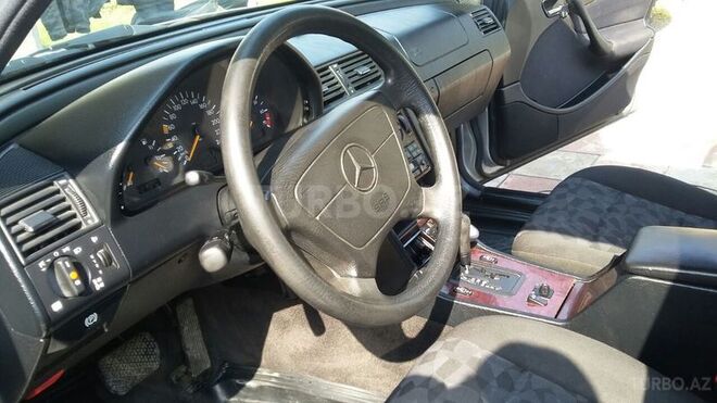 Mercedes B 180 1997, 182,564 km - 1.8 l - Ağdam