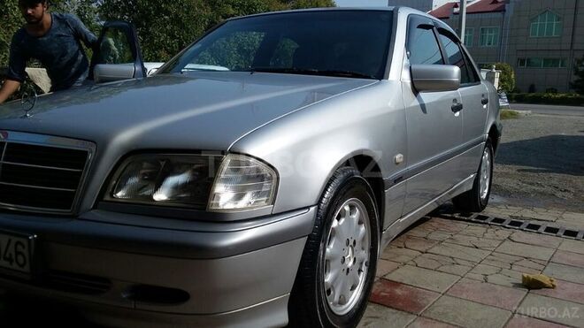 Mercedes B 180 1997, 182,564 km - 1.8 l - Ağdam
