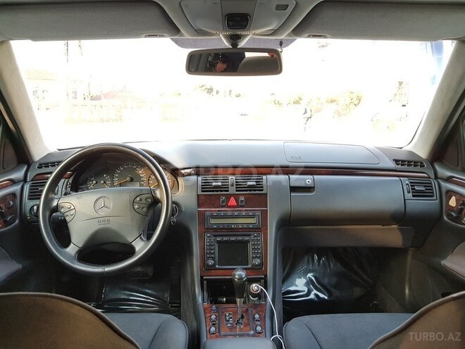 Mercedes E 240 2000, 190,077 km - 2.6 l - Bakı