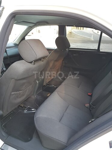 Mercedes E 240 2000, 190,077 km - 2.6 l - Bakı