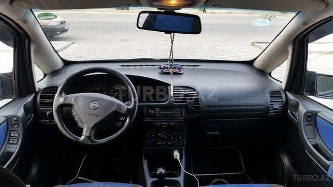 Opel Zafira 2002, 25,600 km - 2.2 l - Sumqayıt
