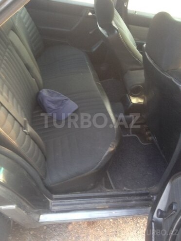 Mercedes E 260 1987, 356,000 km - 2.6 л - Bakı