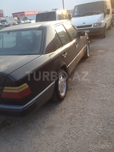 Mercedes E 260 1987, 356,000 km - 2.6 л - Bakı