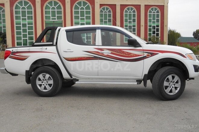 Mitsubishi L200 2008, 210,000 km - 2.5 л - Salyan