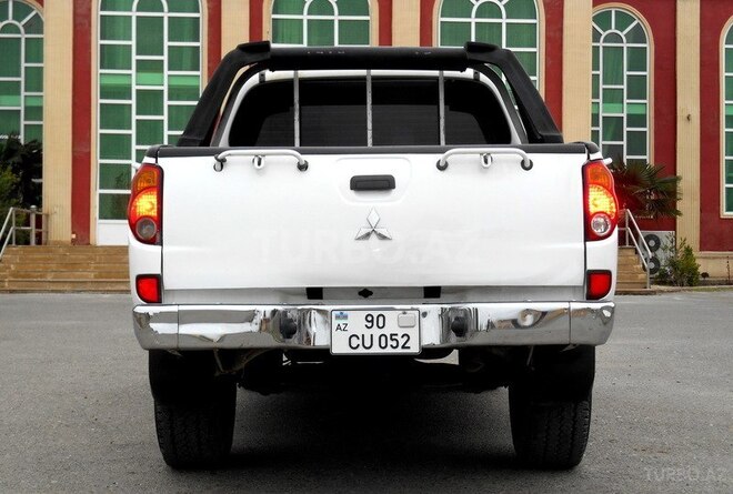Mitsubishi L200 2008, 210,000 km - 2.5 л - Salyan