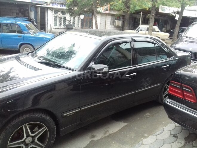 Mercedes E 240 2000, 252,000 km - 2.6 l - Mingəçevir