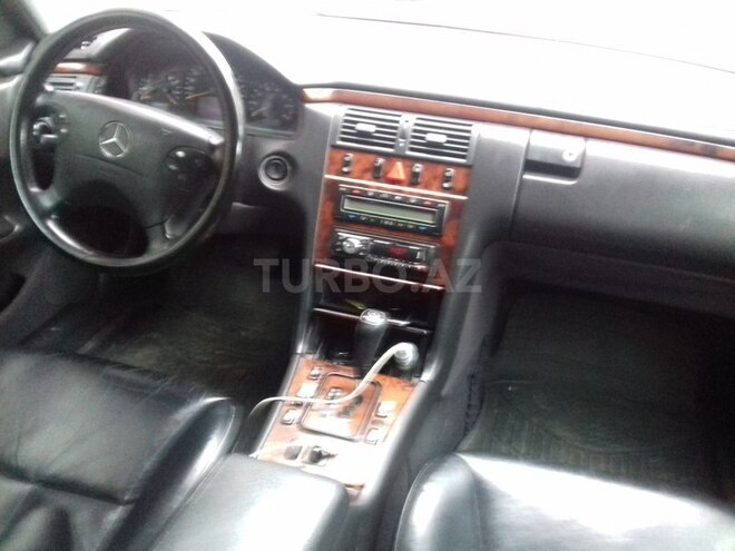 Mercedes E 240 2000, 252,000 km - 2.6 l - Mingəçevir
