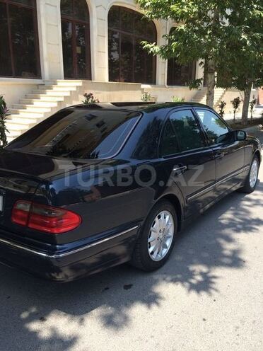 Mercedes E 240 1999, 221,498 km - 2.4 l - Gəncə