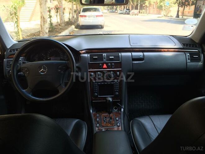 Mercedes E 240 1999, 221,498 km - 2.4 l - Gəncə