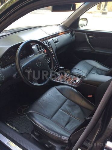 Mercedes E 240 1999, 221,498 km - 2.4 l - Gəncə