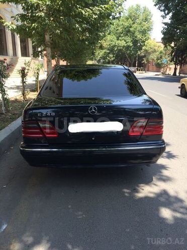 Mercedes E 240 1999, 221,498 km - 2.4 l - Gəncə