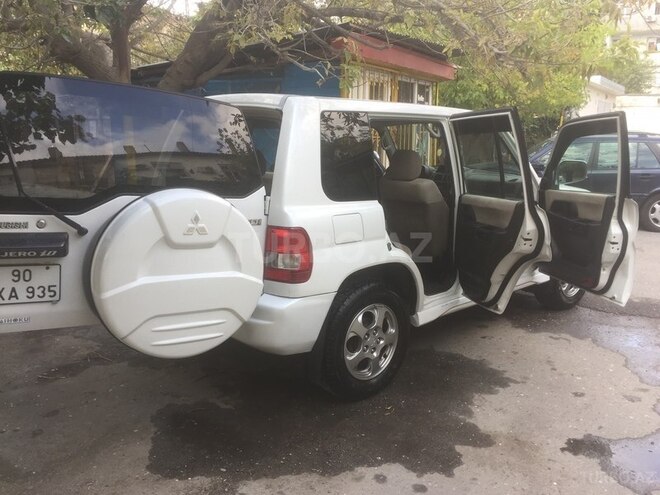 Mitsubishi Pajero io 2001, 194,000 km - 2.0 l - Bakı