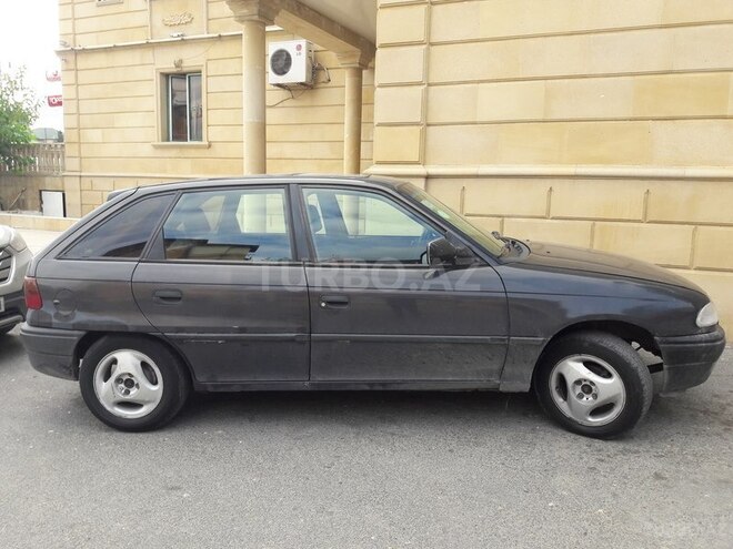 Opel Astra 1996, 331,147 km - 1.6 л - Bakı