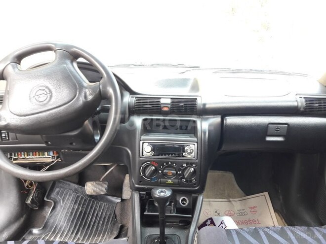 Opel Astra 1996, 331,147 km - 1.6 л - Bakı