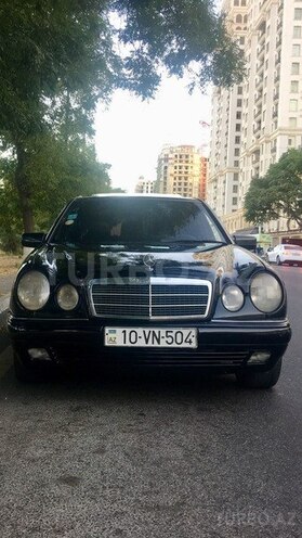 Mercedes E 320 1997, 295,000 km - 3.2 l - Bakı
