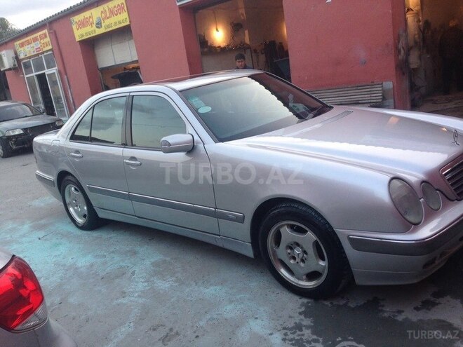 Mercedes E 220 1999, 265,898 km - 2.2 l - Bakı