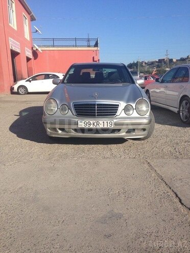 Mercedes E 220 1999, 265,898 km - 2.2 l - Bakı