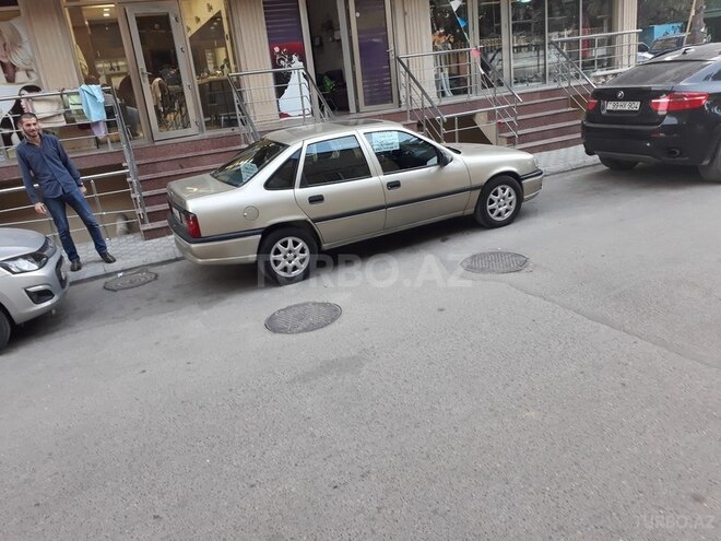 Opel Vectra 1994, 196,000 km - 1.8 л - Bakı