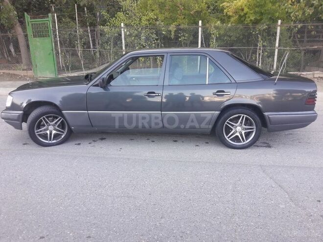 Mercedes E 220 1994, 26,650 km - 0.2 l - Bakı