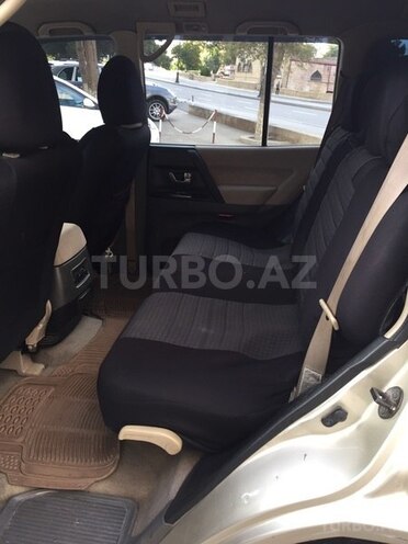 Mitsubishi Pajero 2005, 239,000 km - 2.8 l - Bakı