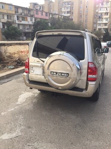 Mitsubishi Pajero 2005, 239,000 km - 2.8 l - Bakı