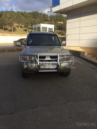 Mitsubishi Pajero 2005, 239,000 km - 2.8 l - Bakı