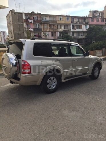 Mitsubishi Pajero 2005, 239,000 km - 2.8 l - Bakı