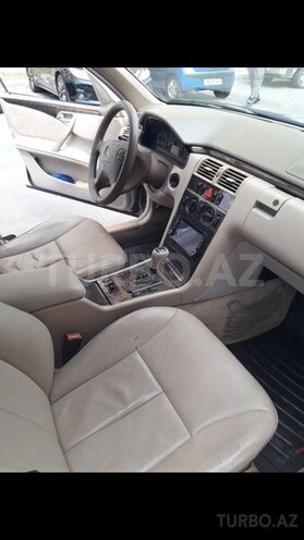 Mercedes E 240 2000, 314,000 km - 0.2 l - Bakı