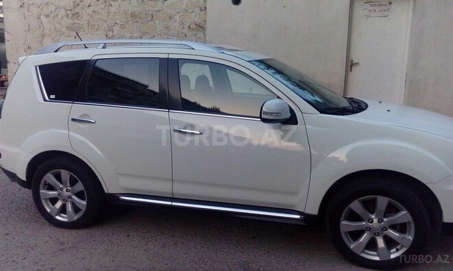 Mitsubishi Outlander 2010, 123,000 km - 3.0 l - Bakı