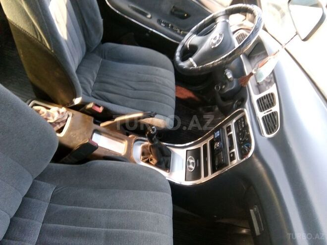 Hyundai Sonata 1995, 256,800 km - 0.2 л - Salyan