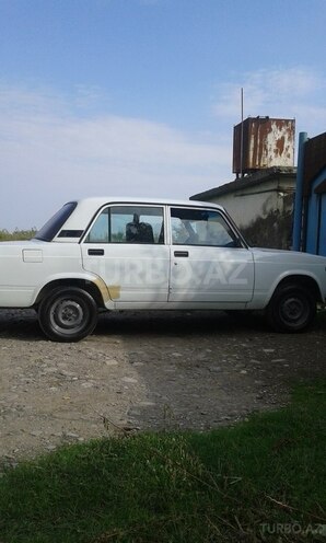 LADA (VAZ) 2107 2004, 750,000 km - 16.0 l - Ucar