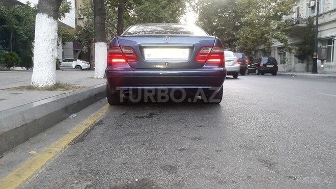 Mercedes E 320 1999, 210,000 km - 3.2 l - Bakı