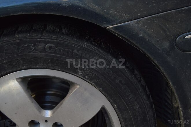 Mercedes E 320 2002, 239,000 km - 3.2 l - Bakı