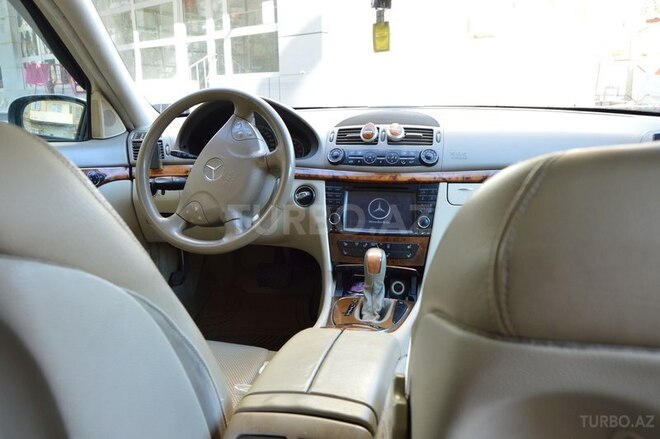 Mercedes E 320 2002, 239,000 km - 3.2 l - Bakı
