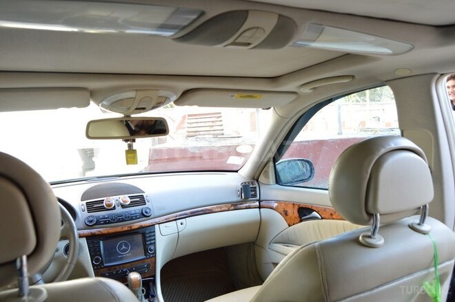 Mercedes E 320 2002, 239,000 km - 3.2 l - Bakı