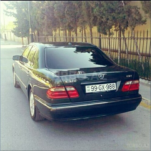 Mercedes E 320 2001, 324,000 km - 0.3 l - Bakı