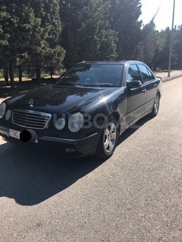 Mercedes E 240 2001, 200,000 km - 2.6 l - Bakı