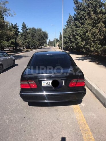 Mercedes E 240 2001, 200,000 km - 2.6 l - Bakı