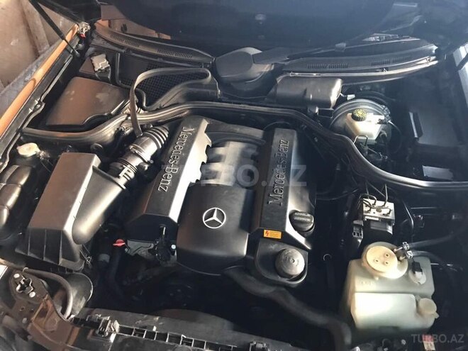 Mercedes E 240 2001, 200,000 km - 2.6 l - Bakı