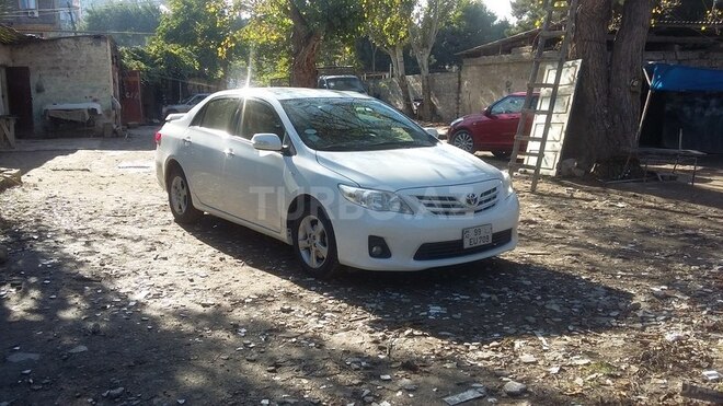 Toyota Corolla 2013, 226,000 km - 1.8 l - Bakı