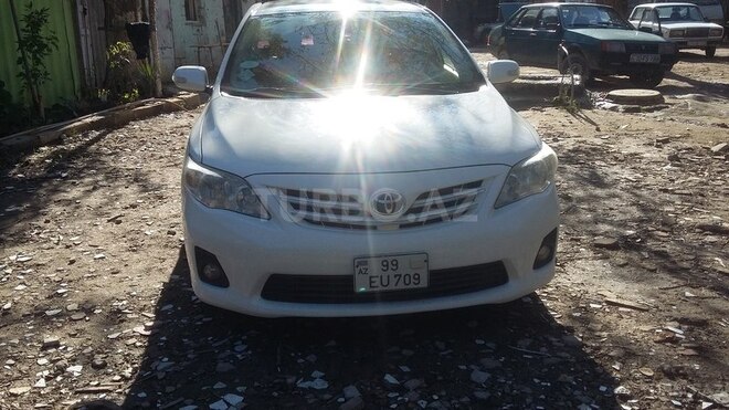 Toyota Corolla 2013, 226,000 km - 1.8 l - Bakı