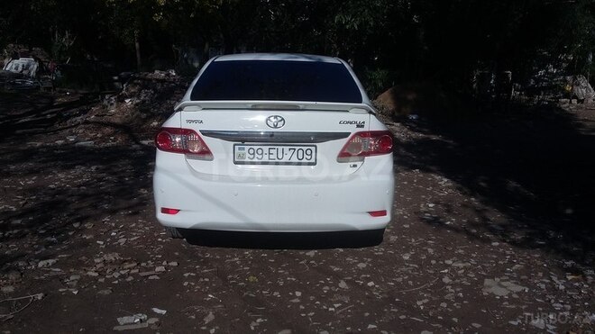 Toyota Corolla 2013, 226,000 km - 1.8 l - Bakı